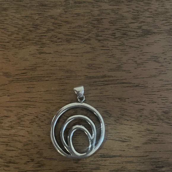 Sterling Silver Charm. - Picture 1 of 2